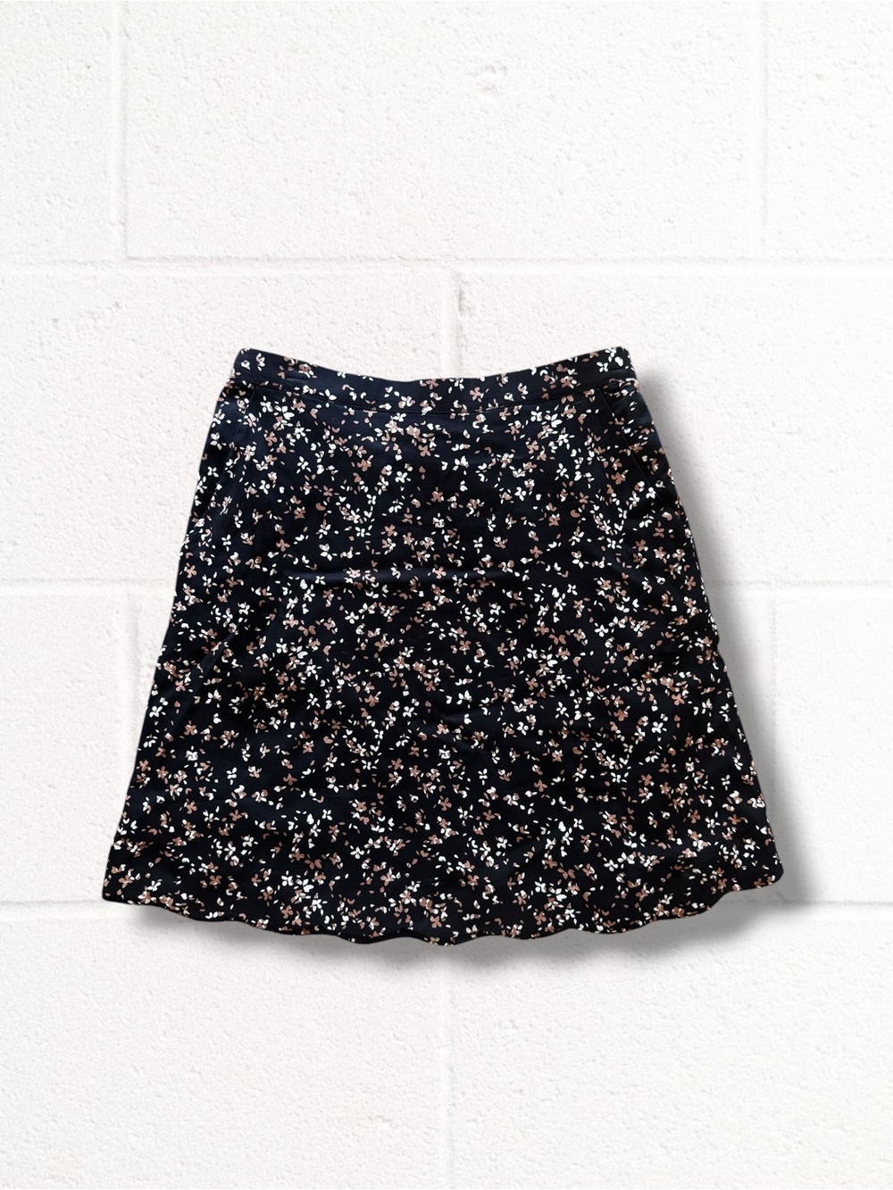41 Hawthorn Black A-Line Mini Skirt with White and Brown Floral Print, Small